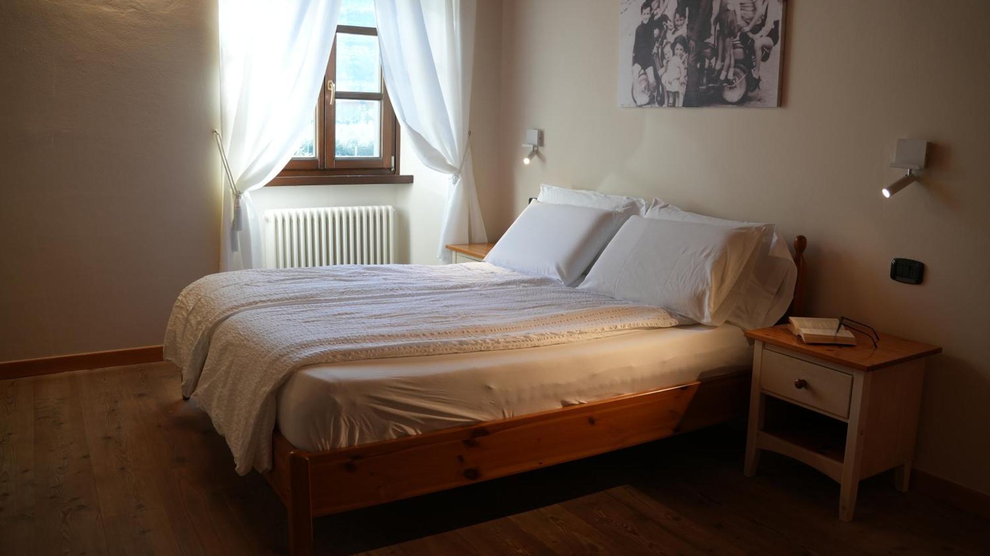 Residence La Colombera Riva del Garda Rom bilde