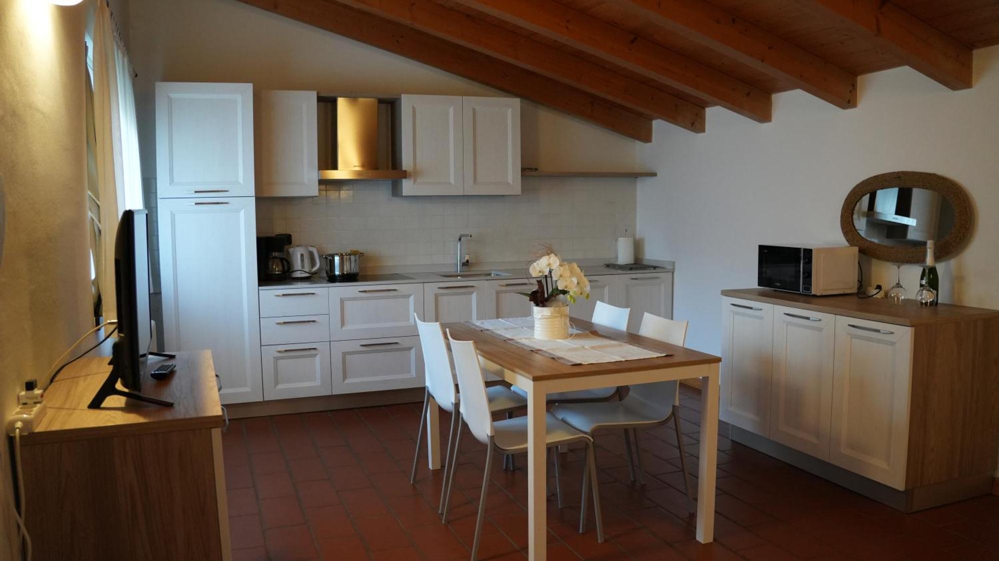 Residence La Colombera Riva del Garda Rom bilde
