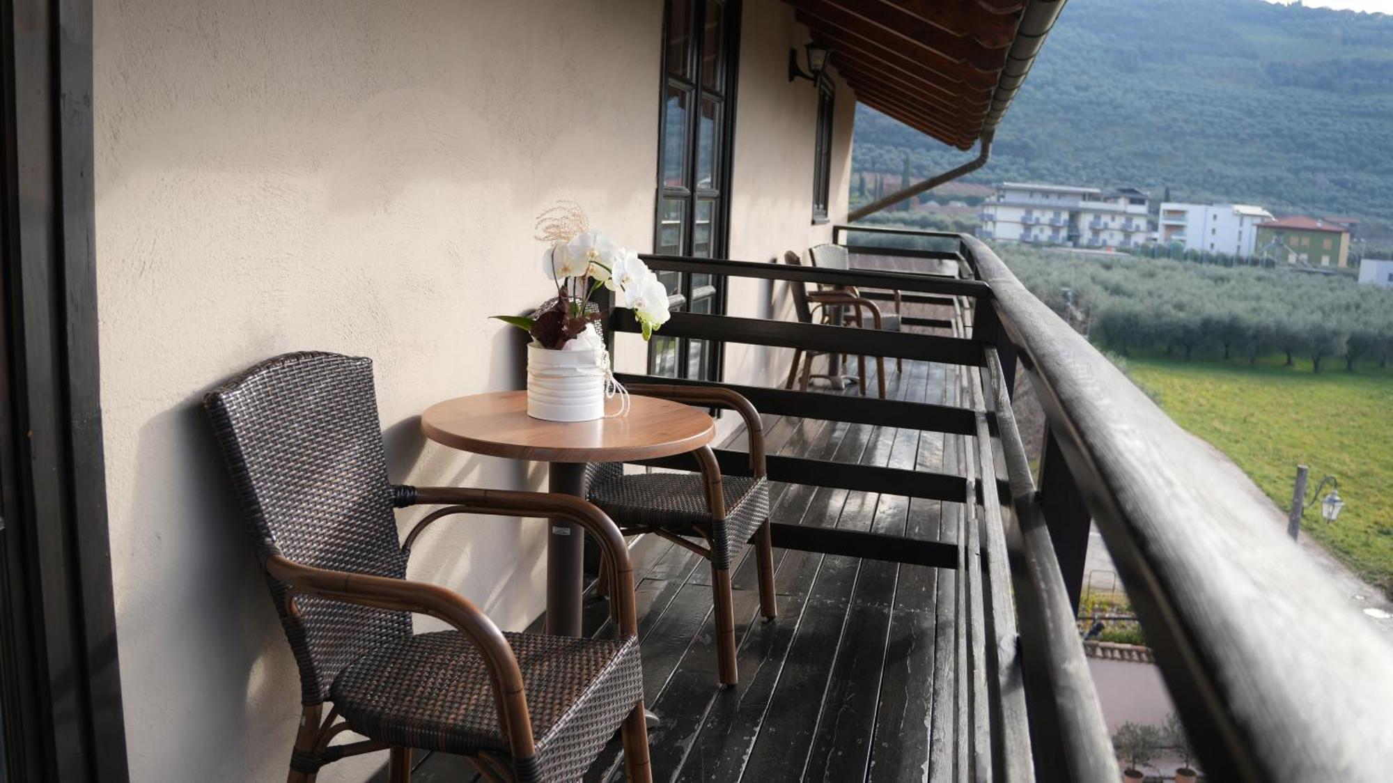 Residence La Colombera Riva del Garda Rom bilde