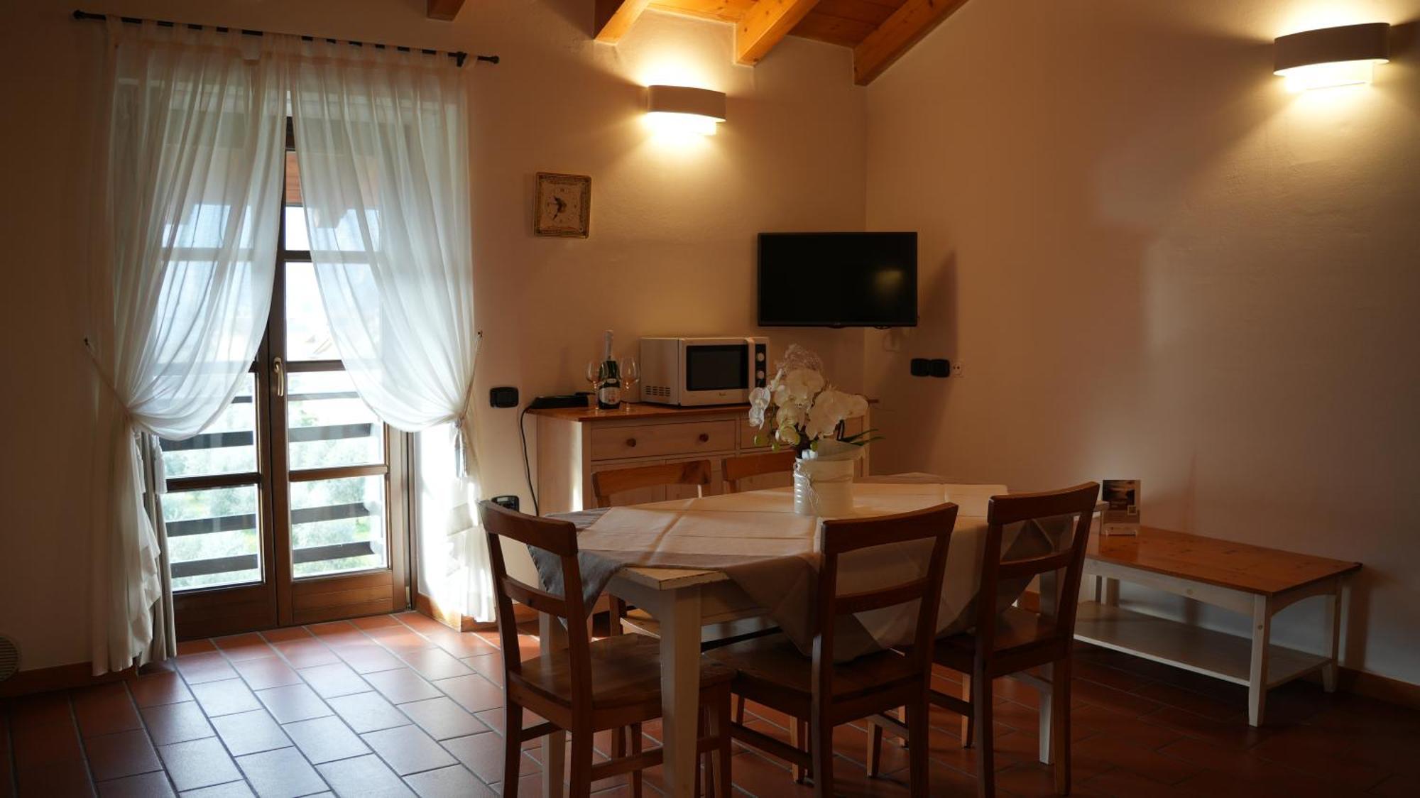 Residence La Colombera Riva del Garda Rom bilde