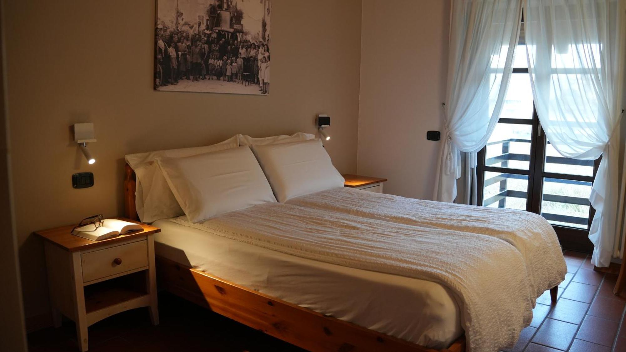 Residence La Colombera Riva del Garda Rom bilde