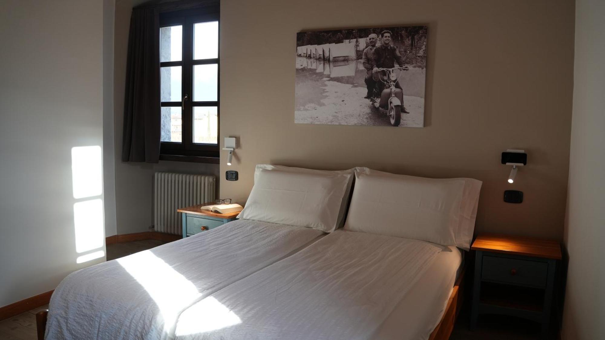 Residence La Colombera Riva del Garda Rom bilde