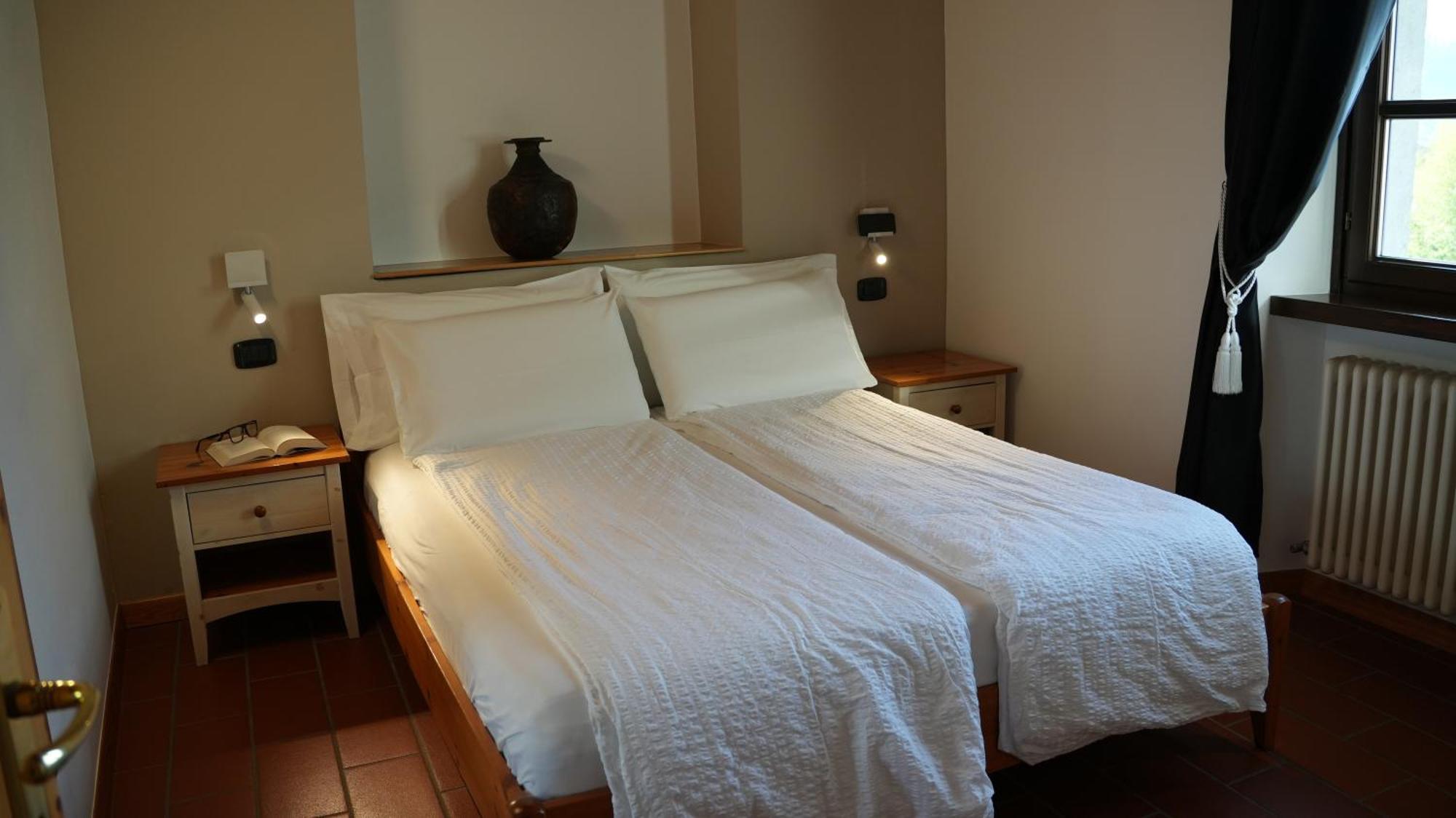 Residence La Colombera Riva del Garda Rom bilde