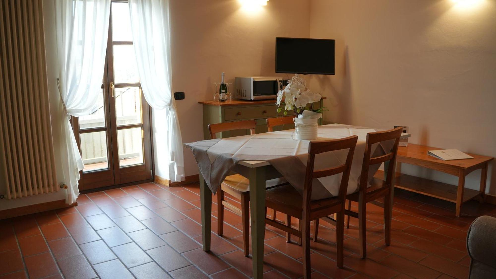 Residence La Colombera Riva del Garda Rom bilde