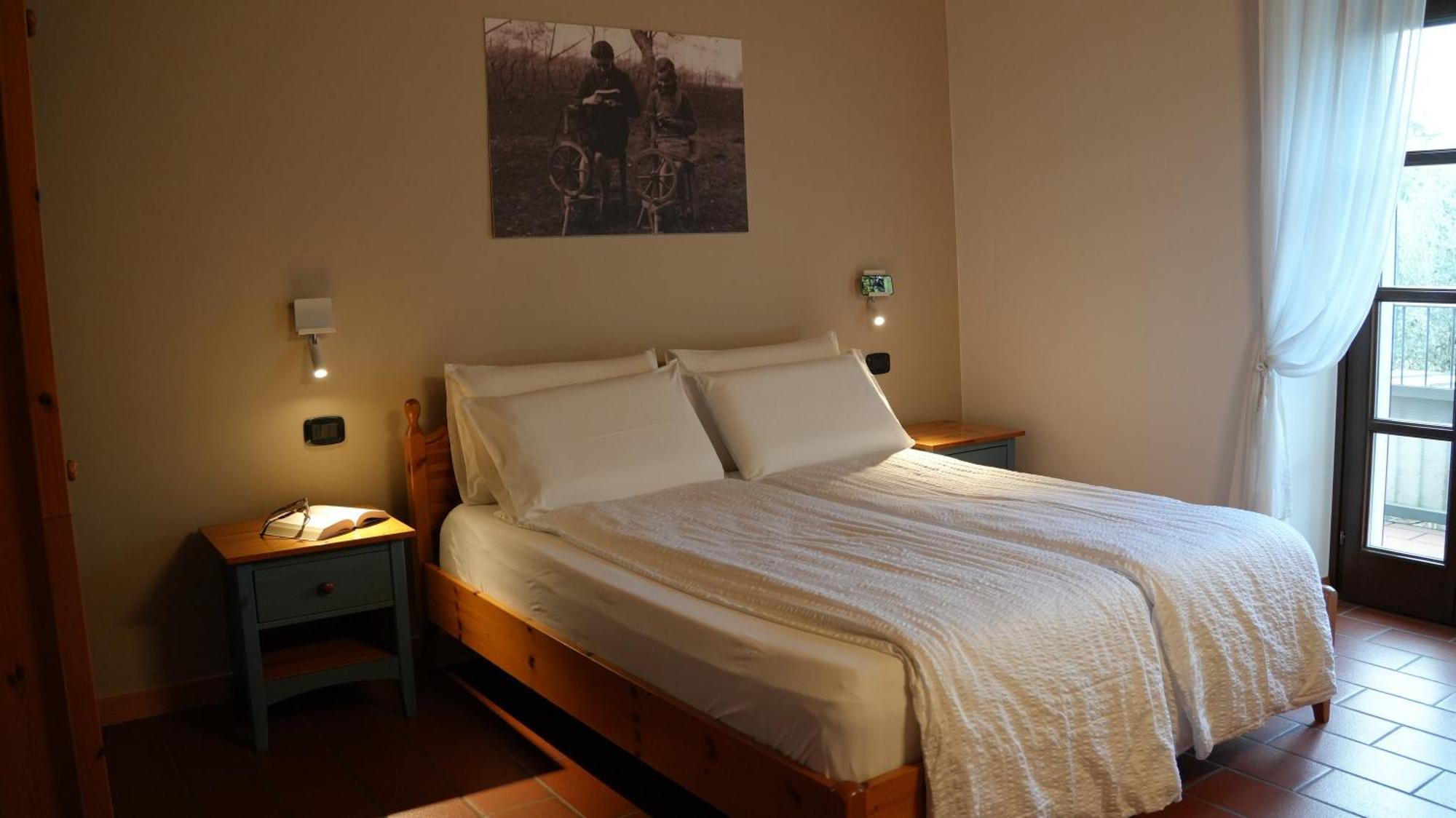 Residence La Colombera Riva del Garda Rom bilde