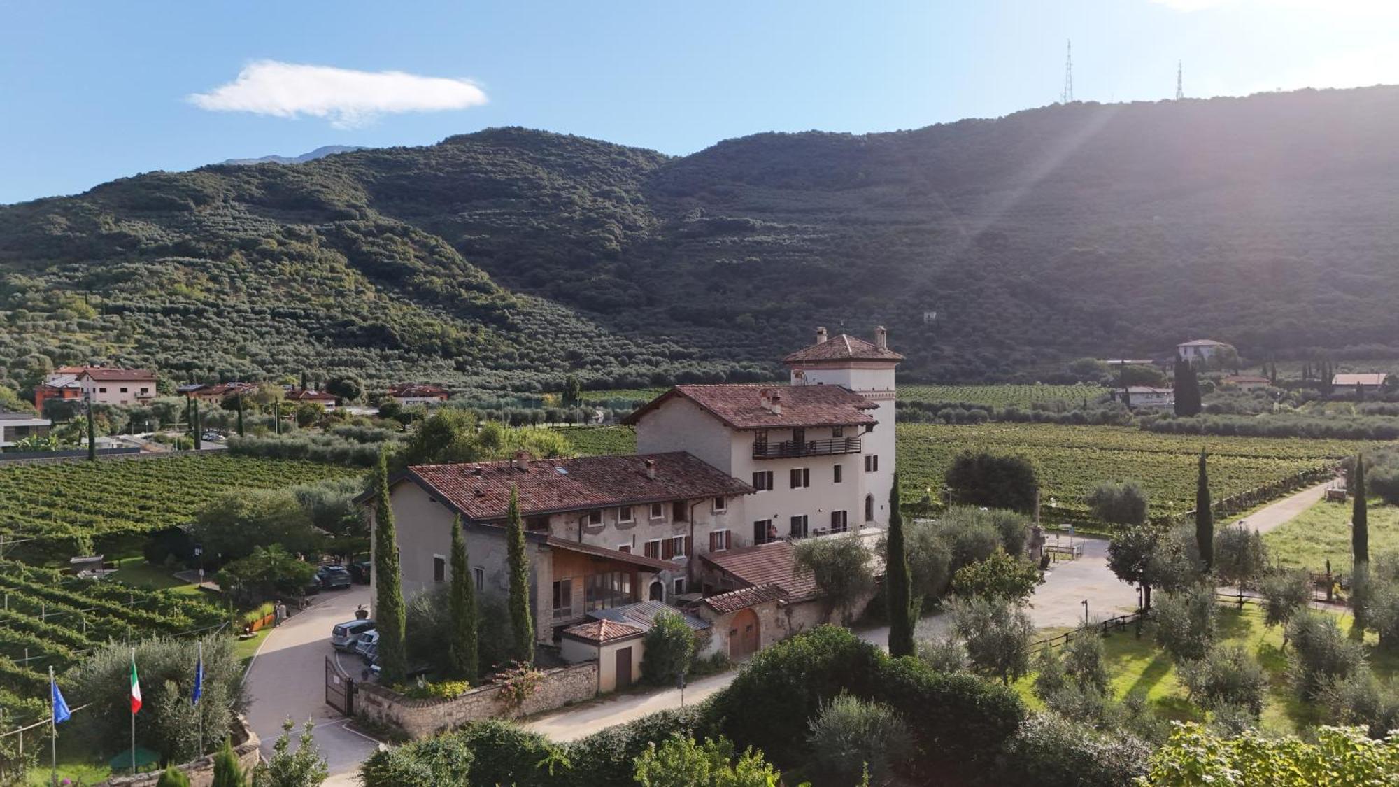 Residence La Colombera Riva del Garda Eksteriør bilde