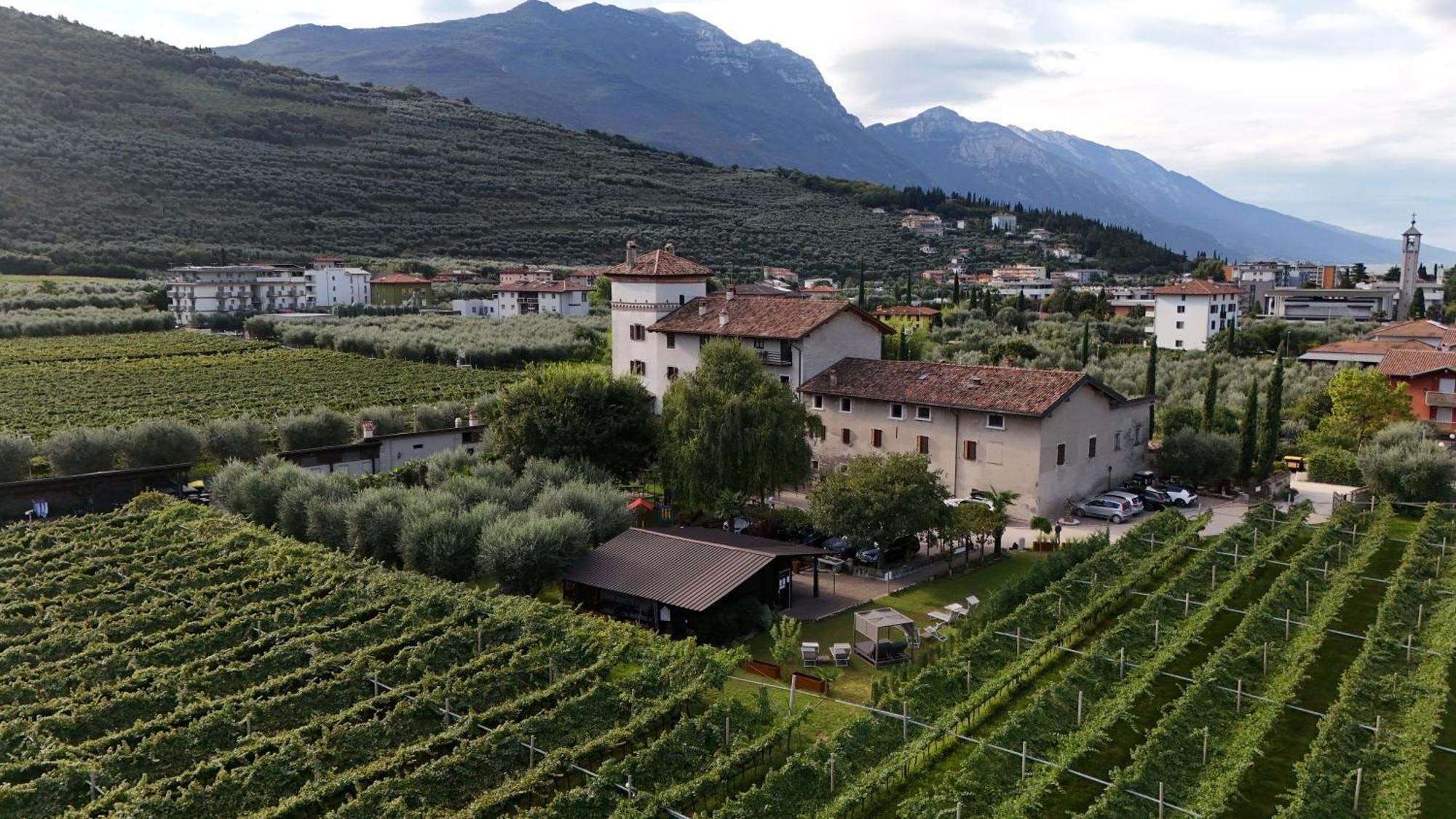 Residence La Colombera Riva del Garda Eksteriør bilde